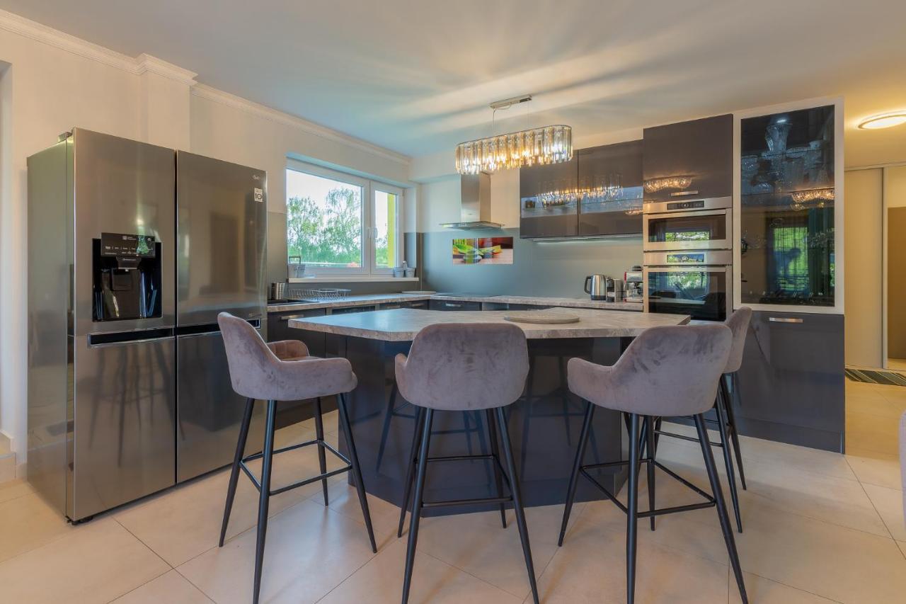 דירות שיופוק Admiral Luxury IV Apartman By Bltn מראה חיצוני תמונה