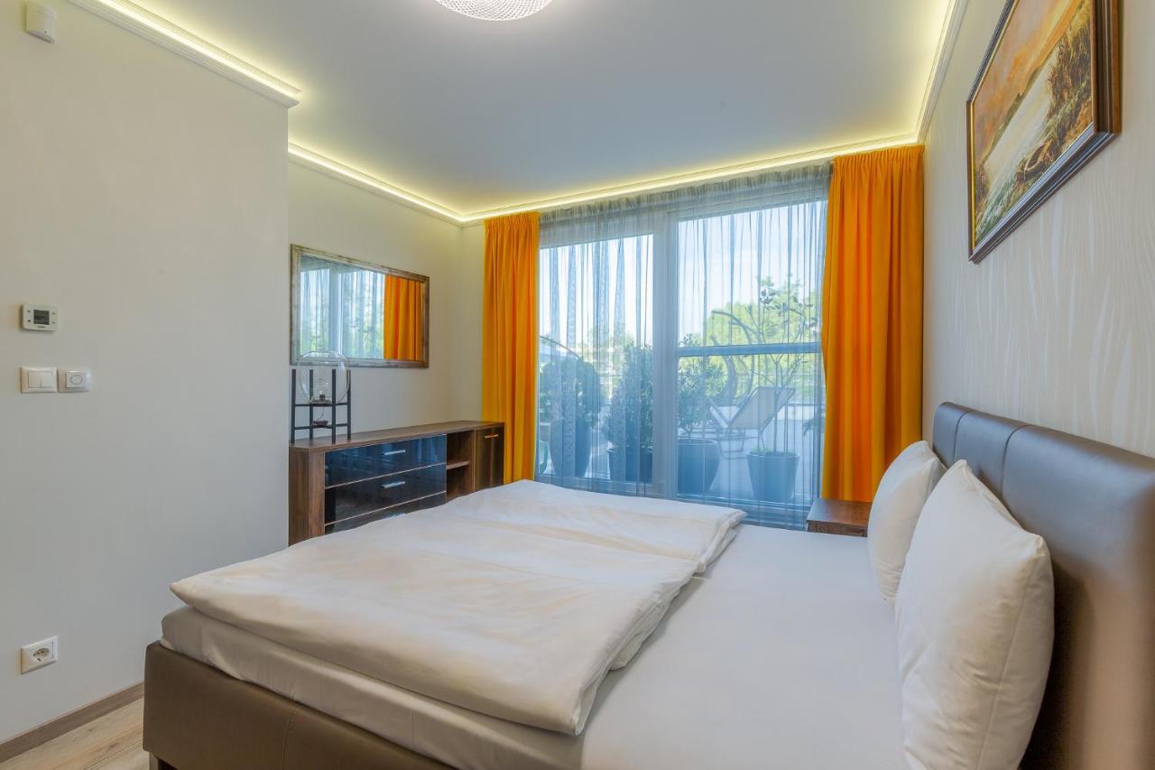 דירות שיופוק Admiral Luxury IV Apartman By Bltn מראה חיצוני תמונה