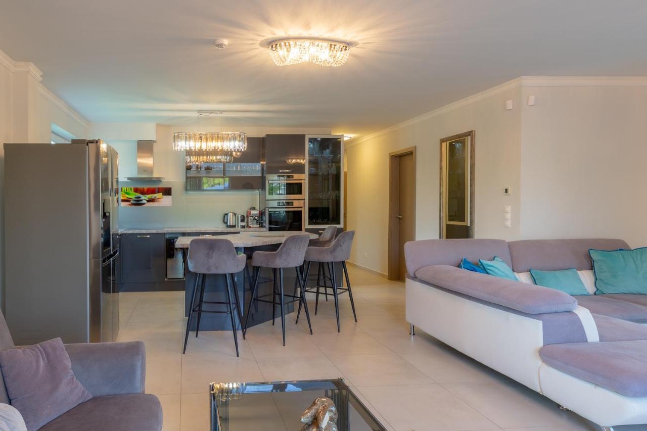 דירות שיופוק Admiral Luxury IV Apartman By Bltn מראה חיצוני תמונה