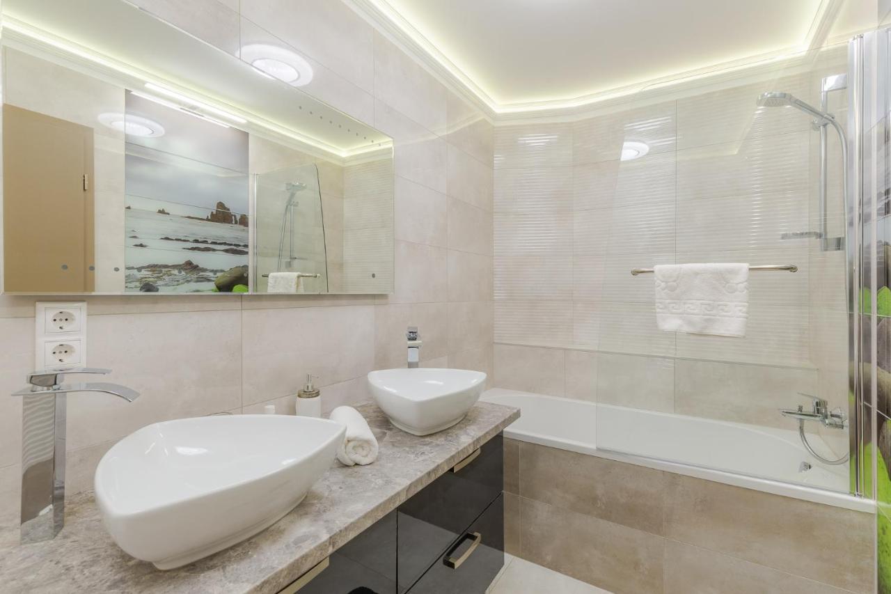 דירות שיופוק Admiral Luxury IV Apartman By Bltn מראה חיצוני תמונה
