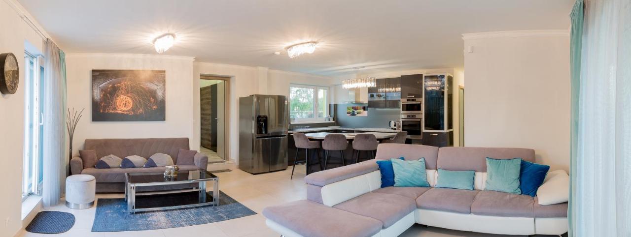 דירות שיופוק Admiral Luxury IV Apartman By Bltn מראה חיצוני תמונה
