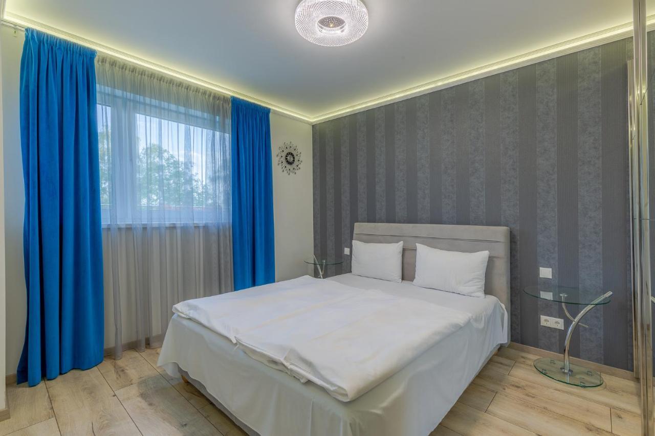 דירות שיופוק Admiral Luxury IV Apartman By Bltn מראה חיצוני תמונה