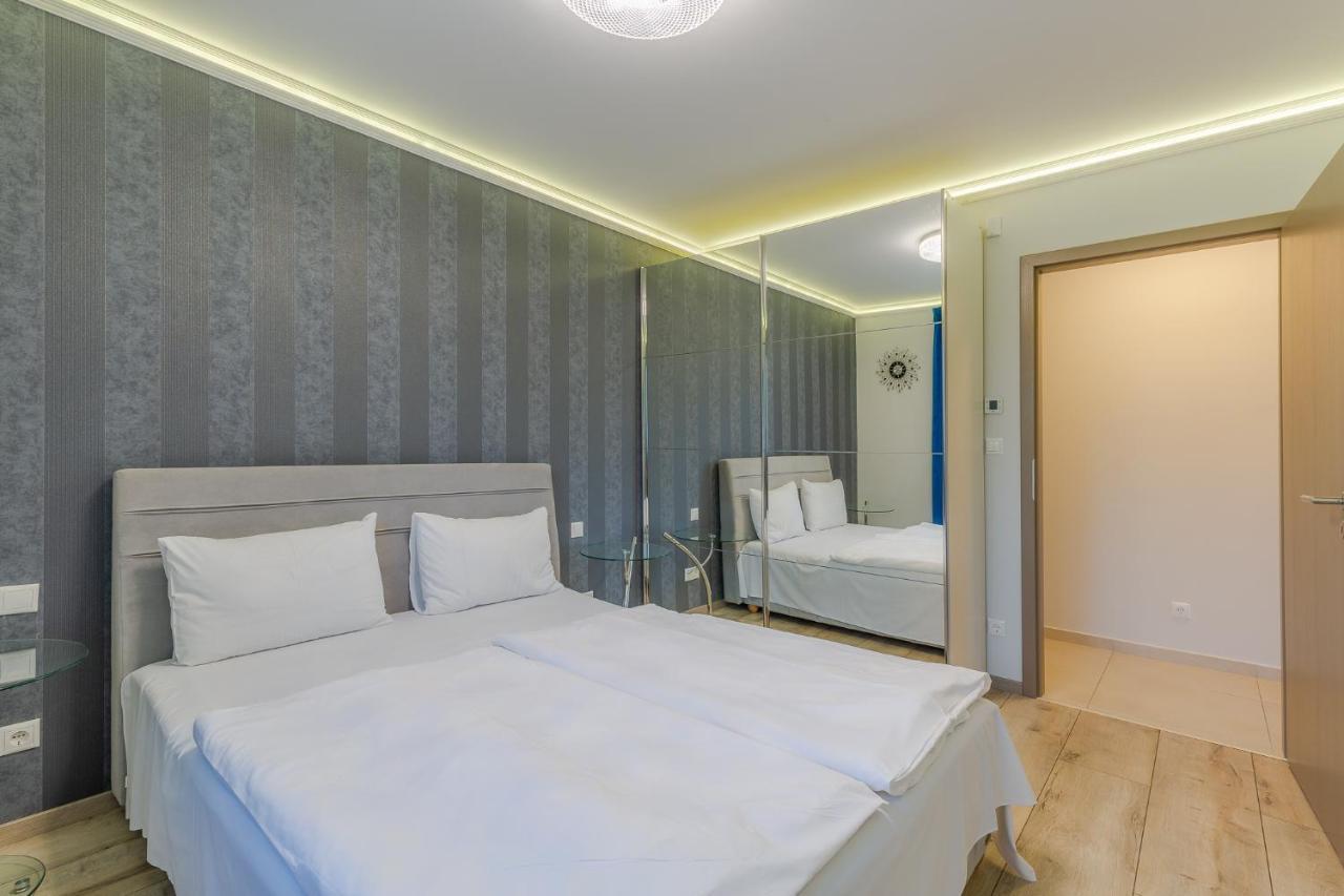 דירות שיופוק Admiral Luxury IV Apartman By Bltn מראה חיצוני תמונה